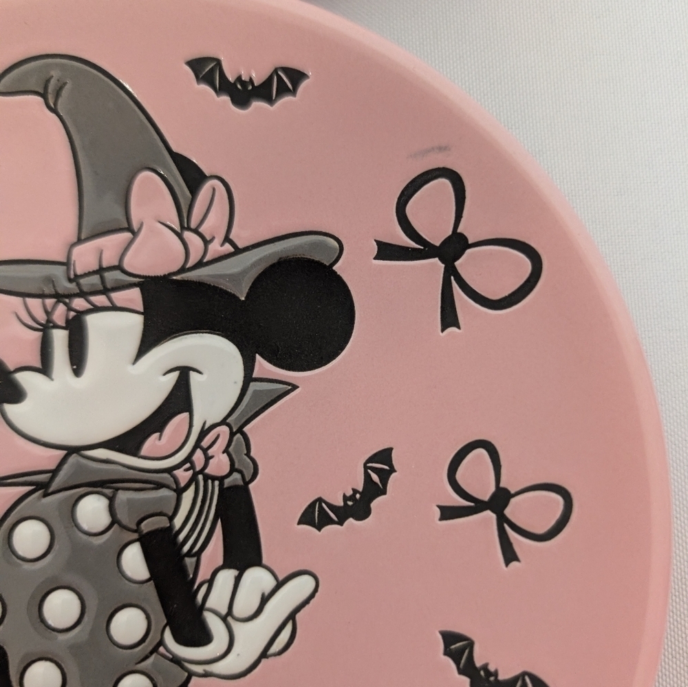 Disney Minnie Mouse Pink and Black Halloween Plates set Of 4 NWT - Picture 6 of 9
